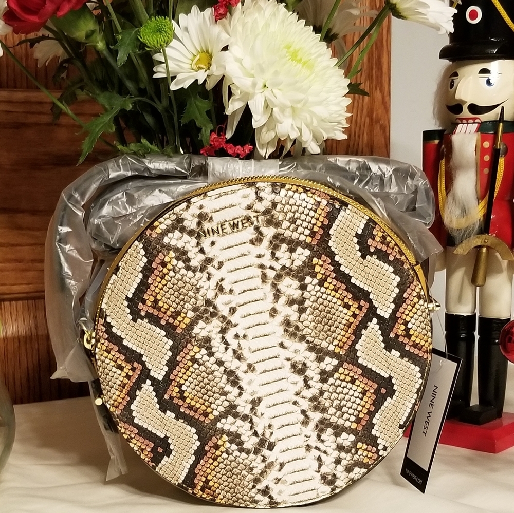 NWT NINE WEST Round About Crossbody